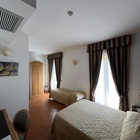 Hotel Bologna ฟลอเรนซ์ ภายนอก รูปภาพ