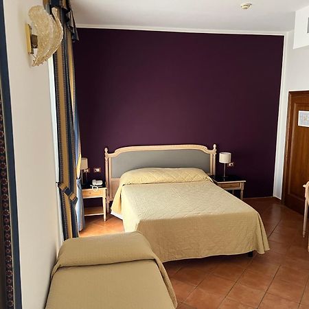 Hotel Bologna ฟลอเรนซ์ ภายนอก รูปภาพ