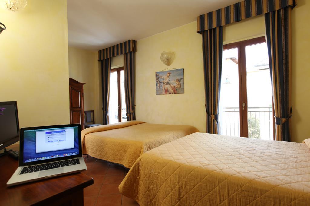 Hotel Bologna ฟลอเรนซ์ ภายนอก รูปภาพ